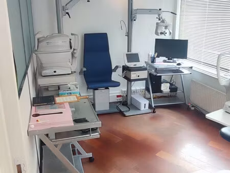 local commercial 65 m2