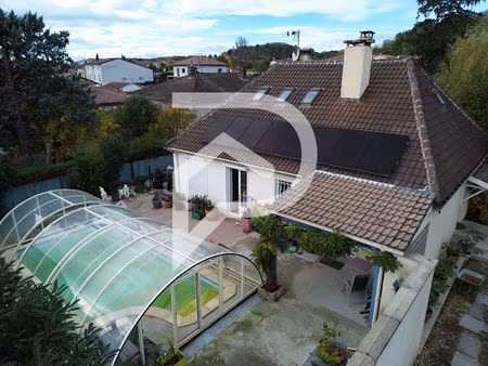 maison familiale avec piscine et parc à dagneux