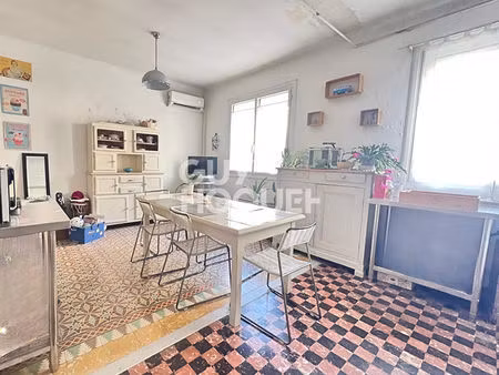 canohes  3 faces  5 pièces avec un garage  cour et terrasse