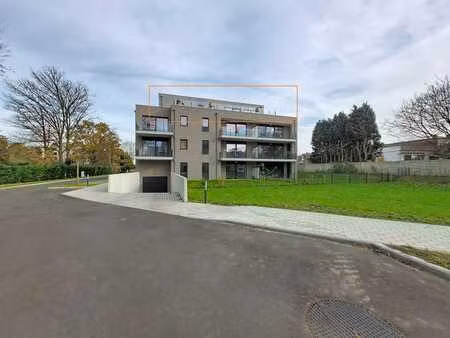 magnifique penthouse 3ch avec terrasse et cave