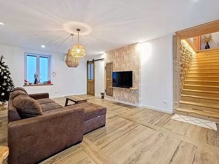 maison 175 m² en pierre et pisé sur 591 m²