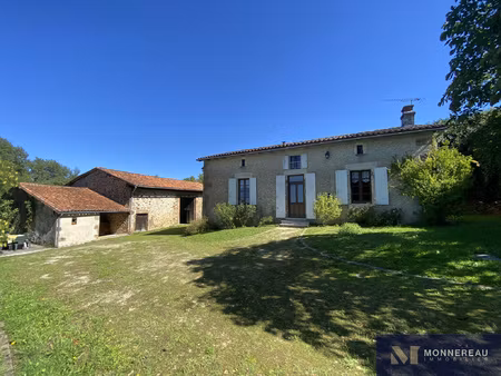 ancienne ferme avec terrain de 3.5 ha