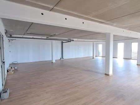 local a vendre 92 m2 zebureau2 eperon