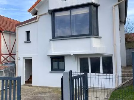 location maison meublé à saint-martin-en-campagne (76370) : à louer meublé / 66m² saint-ma