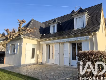 vente maison 4 pièces 121 m² à vic-sur-cère (15800)  250 000 €