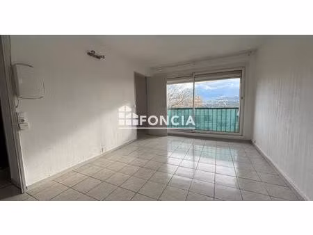 saint-nazaire – t3 traversant 47 m² – balcon – cave