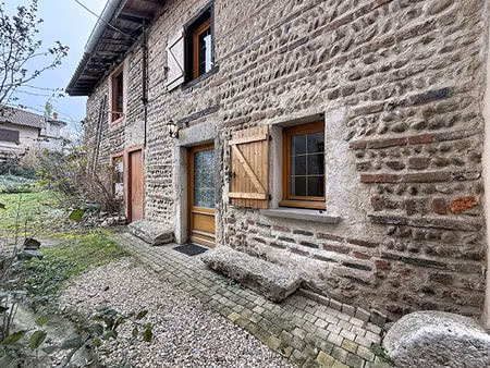 charmante maison de village au coeur de chalamont.