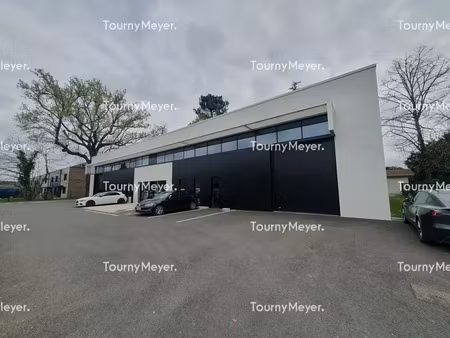 local d'activites a louer