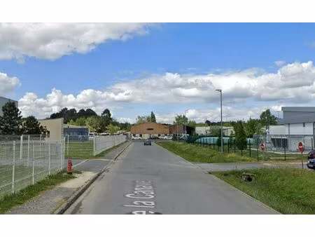 location local professionnel 142m²