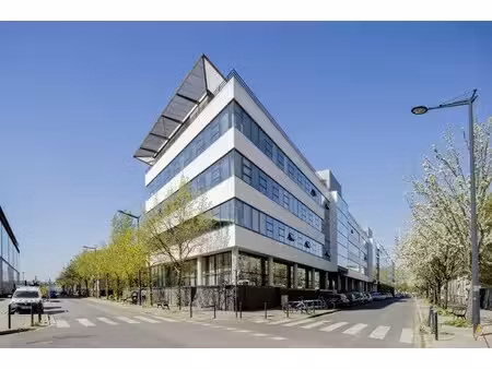 location local professionnel 594m² bordeaux 33100
