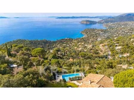 maison de luxe avec vue sur mer à vendre à rayol-canadel-sur-mer : 2 350 000 € | 171m²