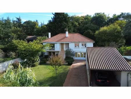 vente maison 6 pièces 204 m² à croutelle (86240)  249 900 €