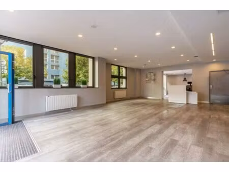 achat local professionnel 1 037m²