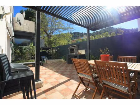 vente appartement 4 pièces 111m2 aubagne 13400 - 440000 € - surface privée