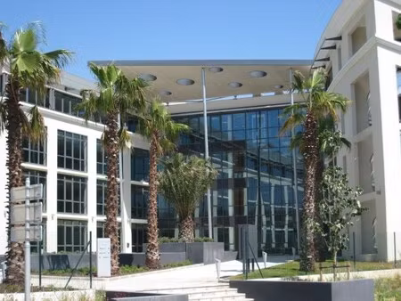 location local professionnel 4 958m² marseille 16ème