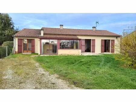 maison traditionnelle de plain pied de 114 m² 6 pièces sur parcelle de 1658 m² garage et p