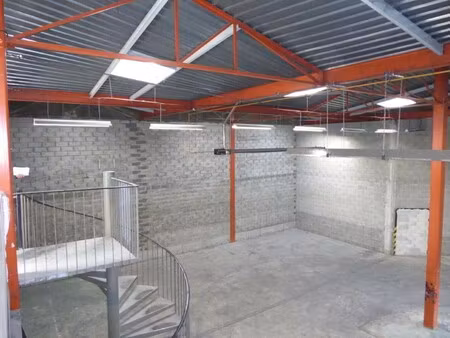 location local commercial