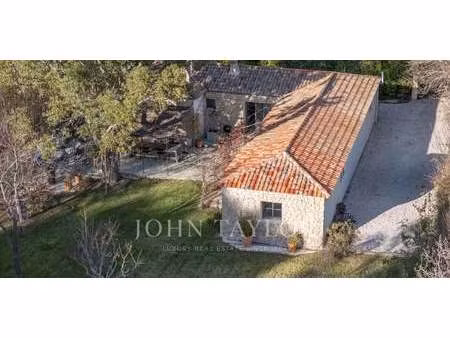 maison avec piscine et jardin vauvenargues (13)