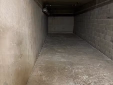 à vendre – box double fermé 26 m² – écully centre – immeuble neuf