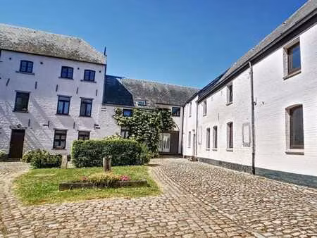 belle surface de bureaux au centre de lasne