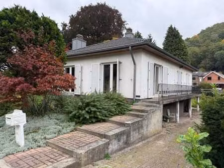 bungalow 4 façades deux chambres à rénover