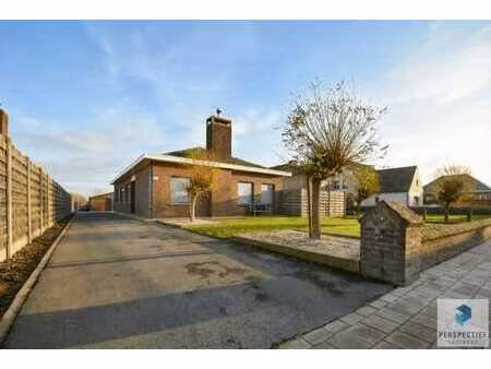 uitstekend gelegen gelijkvloerse woning met 4 slaapkamers...