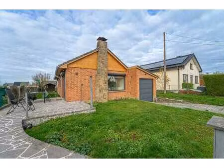 villa de plain pied avec 3 chambres et jardin dans un quarti