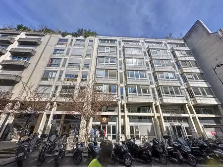 paris 75010 - rue de paradis - 2725 m² de réserves