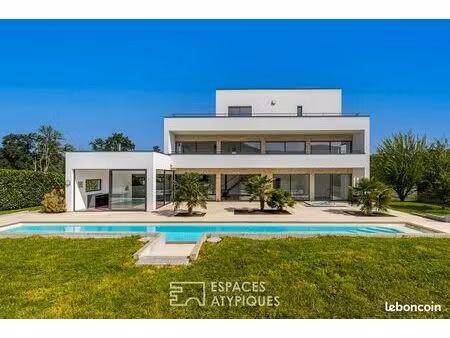 villa 9 pièces 336 m²
