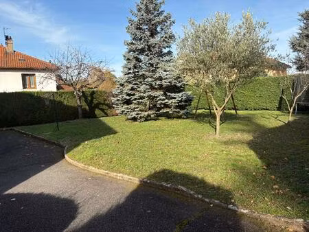 villa de 203 m2 sur un terrain de 1000 m2  situation unique à sainte-foy-lès-lyon