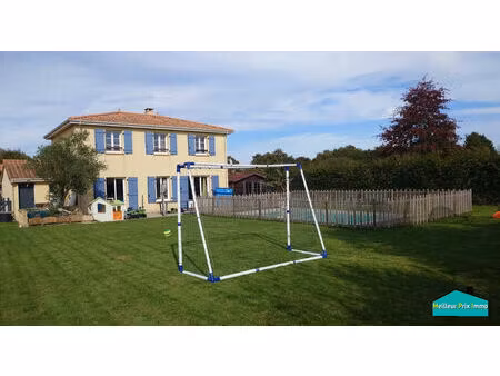 saint etienne de mer morte- maison familial 119m2 - 5 pièces -piscine- terrain clos 600m2