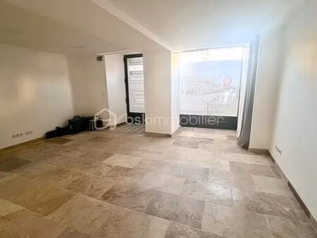 local commercial de 33 m² à lorrez-le-bocage-preaux