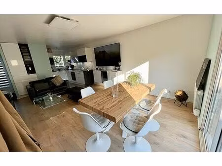 location maison  m² t-4 à yffiniac  980 €