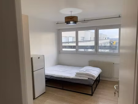 location meublée appartement 1 pièce 12 m² à pontoise (95000)  490 €