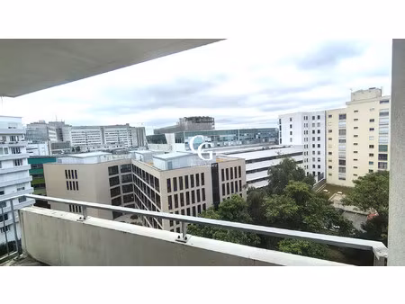 centreville nantes 2 pièces 1 chambre avec balcon et garage box
