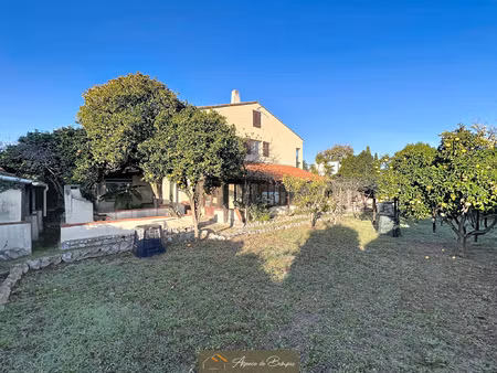 secteur residentiel - villa 4 faces 184 m2 hbts sur 1185 m