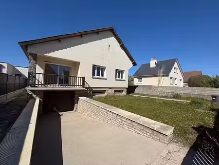 location maison 5 pièces 90.5 m² à ifs (14123)  1 540 €