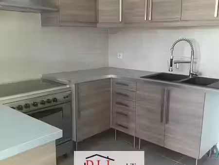 location maison 4 pièces 102 m² à montesquieu (82200)  795 €