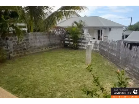 location maison 4 pièces 90 m² à saint paul (97460)  1 200 €