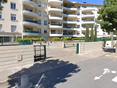 location parking à tassin-la-demi-lune (69160)  85 €