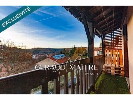 apt 3 chambres  séjour avec cheminée  balcon vue viaduc  garage