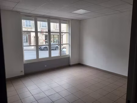 location locaux professionnels 111.86 m² à falaise (14700)  1 150 €