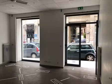 location locaux professionnels 35 m² à lyon 1er (69001)  1 233 €