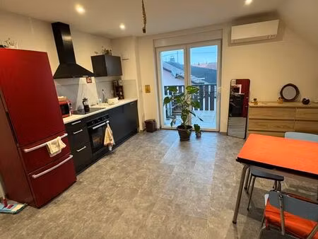 duplex avec terrasse - climatisation - 62m2 carrez/80 m² au sol