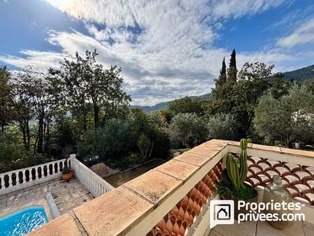 maison de 4 pièces avec piscine et garage