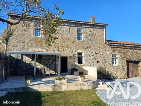 maison 6 pièces 244 m²