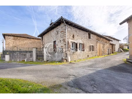 petite maison 2 pièces en pierre à saint-auvent