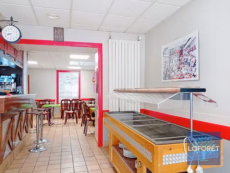 local commercial +appartement+ place de parking