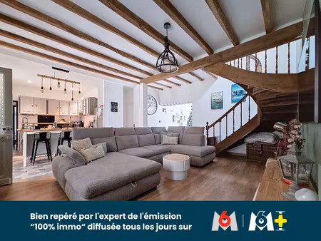 maison familiale de caractère- rénovée -180m2 - piscine- dépendance- garage