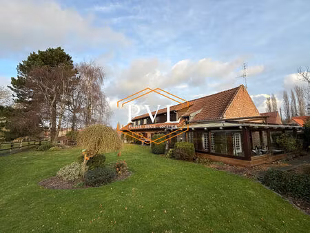 ferme au carré 8 pièces 240m²